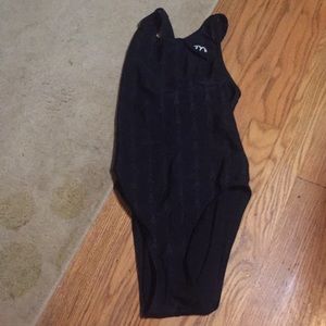 TYR racing suit size 34